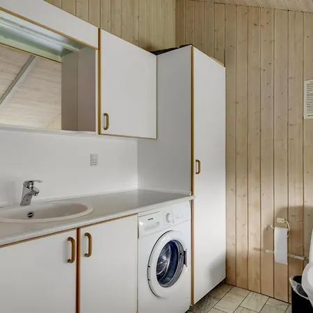 Ljubinko - 300m From The Sea By Interhome *