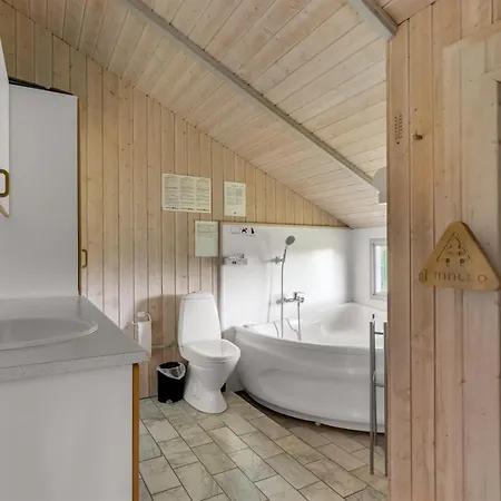 Ljubinko - 300m From The Sea By Interhome *