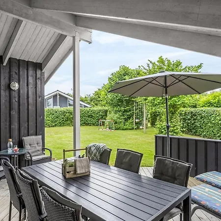 Ljubinko - 300m From The Sea By Interhome