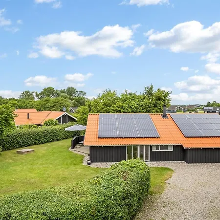Ljubinko - 300m From The Sea By Interhome *